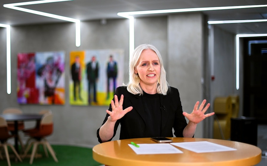 Ingrid Roterud Mathisen, lotteri- og trekningsansvarlig i Norsk Tipping. Bildet er tatt fredag 18. mars, da en norsk kvinne vant 436,2 millioner kroner i Eurojackpot.