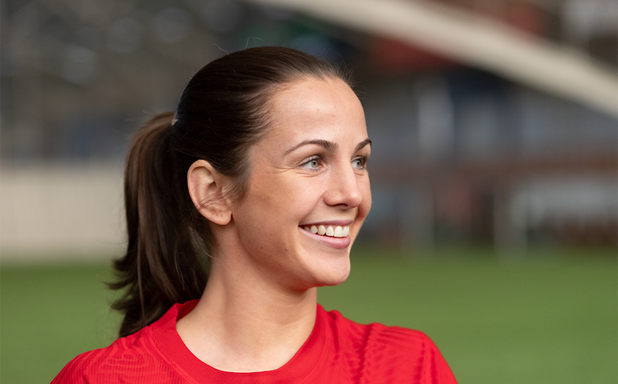 Tuva Hansen (25) hyller fotballbanen som møteplass Norsk Tipping Tuva Hansen (25) hyller fotballbanen som møteplass Norsk Tipping