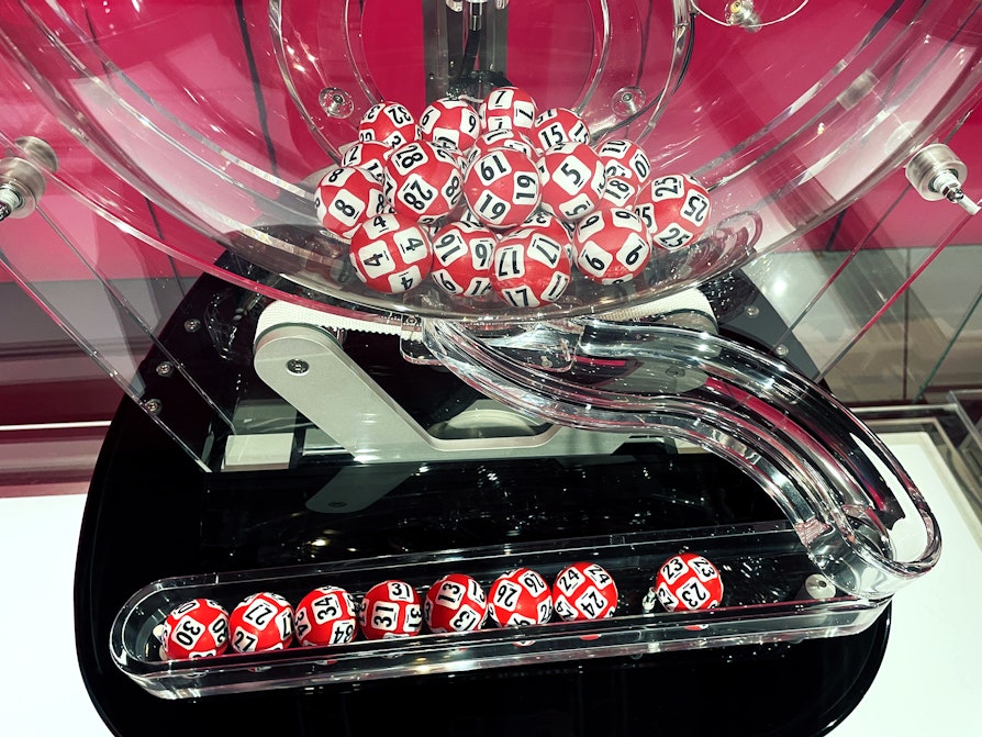 Overvinklet foto av Lotto-tallene1. april: 30, 27, 34, 31, 26, 24 og 23
