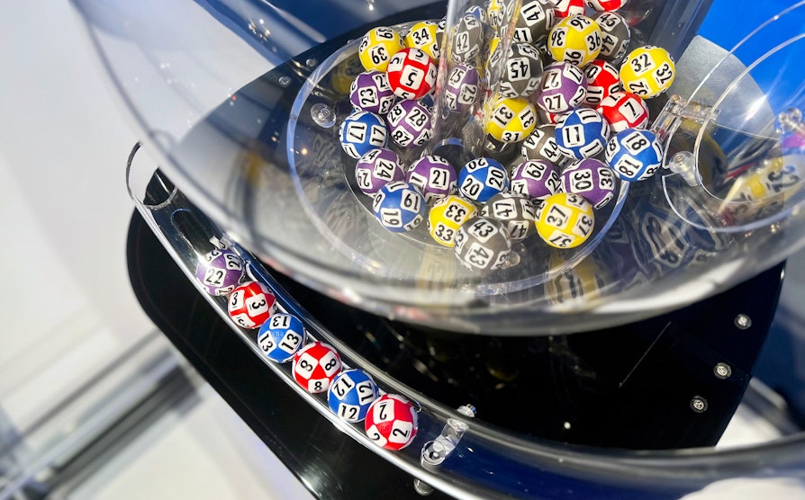 Vikinglotto trekningsmaskin med onsdagens kuler