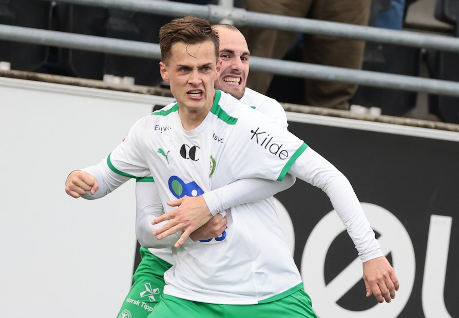 HamKam-spiller Jens Martin Gammelby klemmer målscorer Henrik Udahl