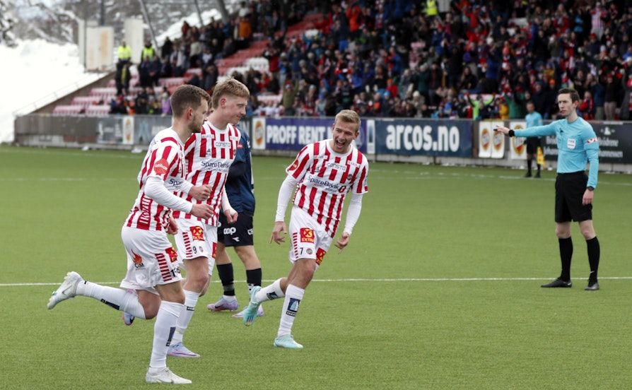 Vegard Erlien, Hilmir Mikaelsson og Felix Winther fra Tromsø etter scoring mot Viking.