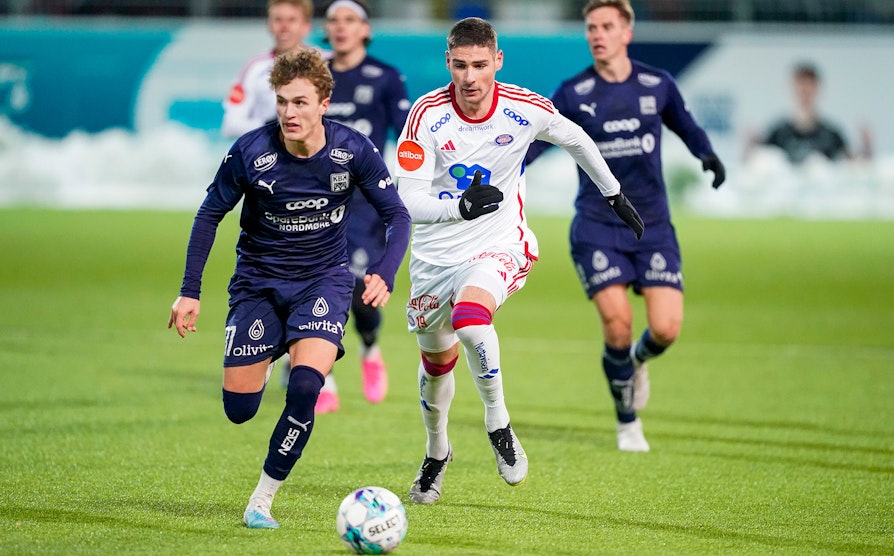 Kristiansunds Oskar Sivertsen og Vålerengas Andrej Ilic