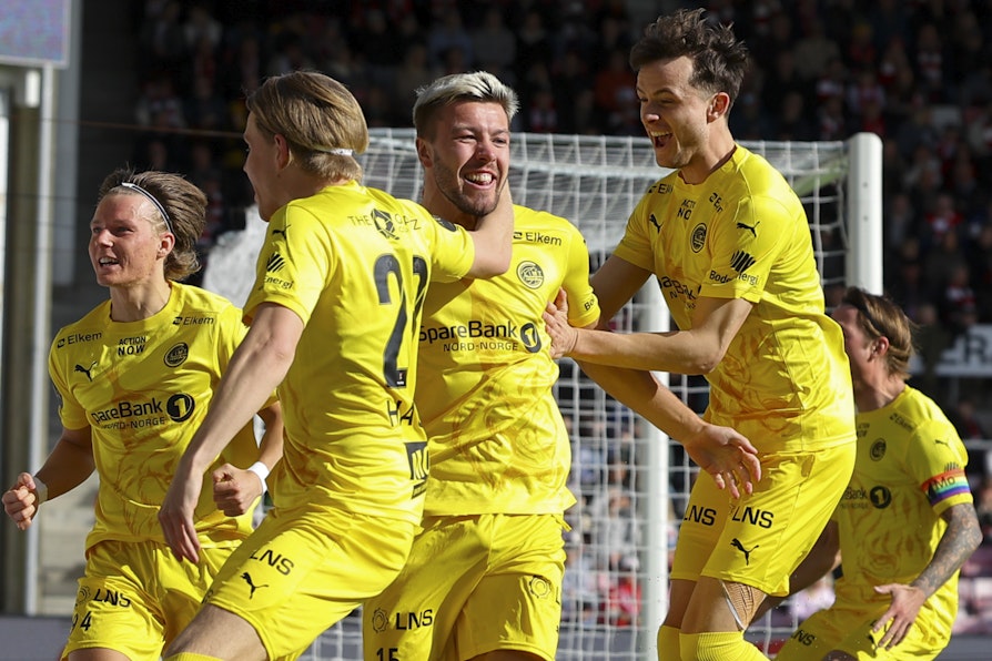 Bodø/Glimt spillere jubler etter scoring