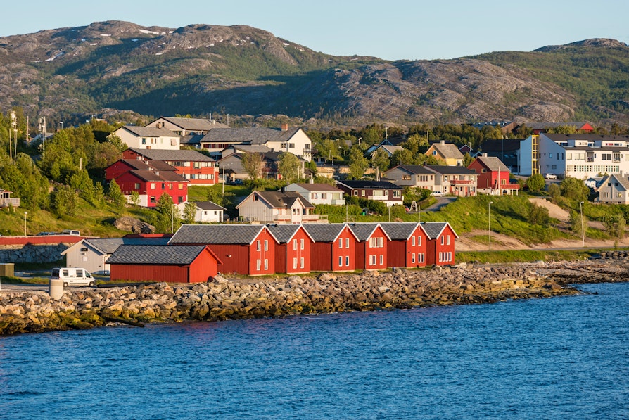 Hus langs Altabukten.