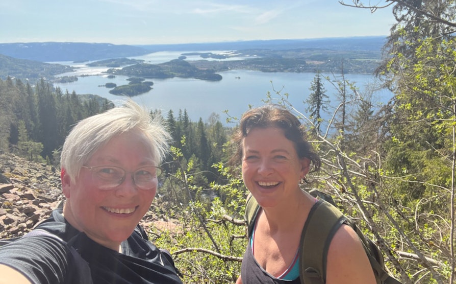 Årets tredje BilFlax-vinner i 2024 Elisabeth Martinsen (t.v)