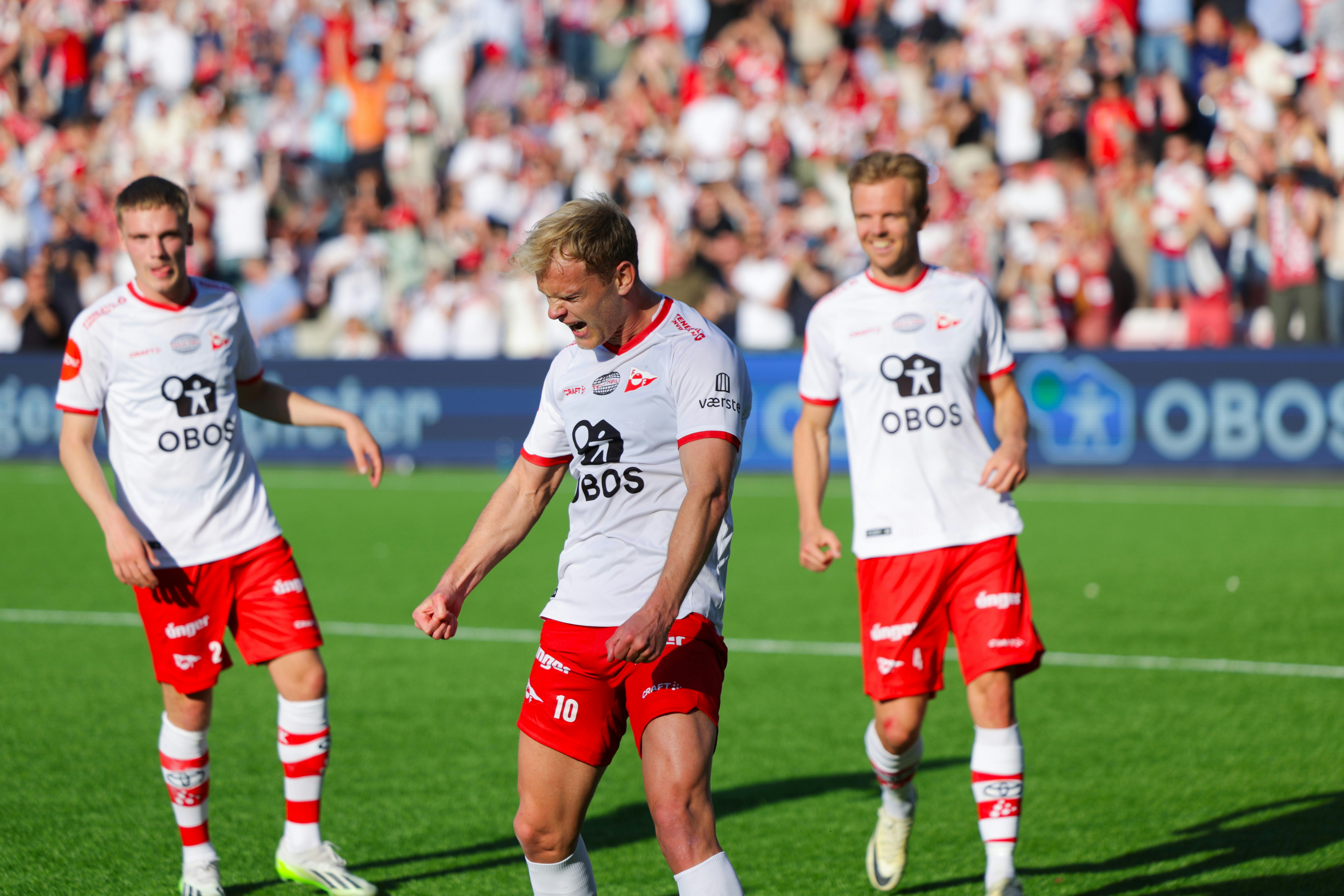 Morten Bjørlo jubler etter scoring