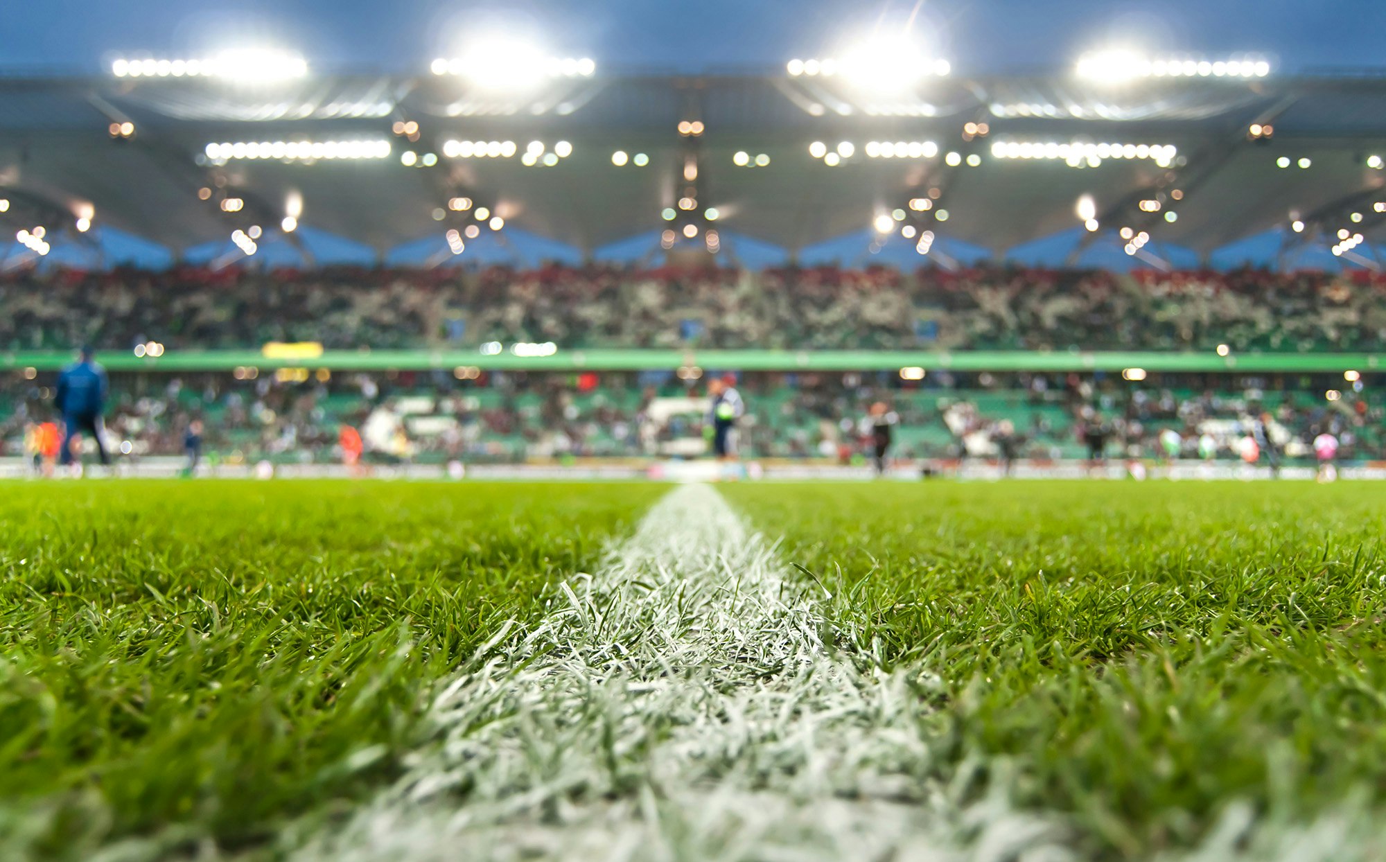 Fotballbane med spillere