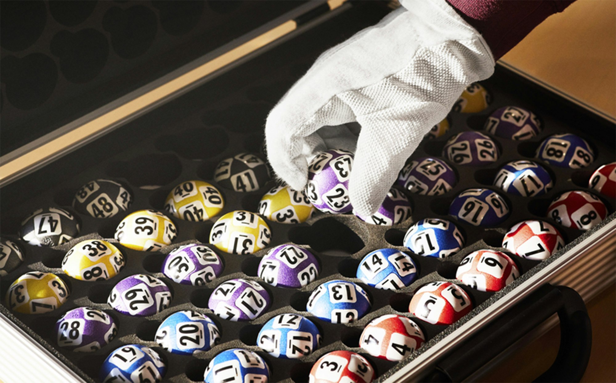 Koffert med Vikinglotto-kuler