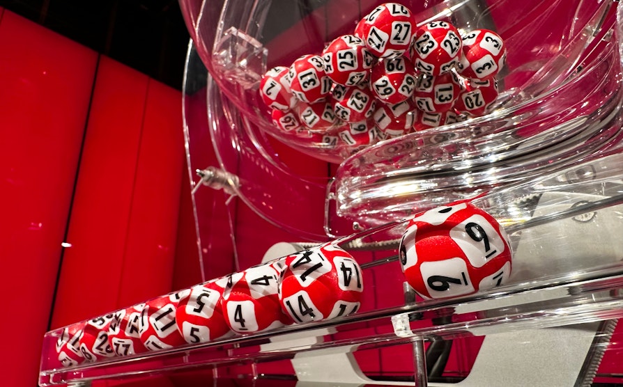 Trekningsmaskinen med Lotto-tallene fra lørdag 22. juni 2024.