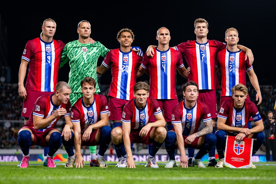 Nede fra venstre: Julian Ryerson, Felix Horn Myhre, David Møller Wolfe, Patrick Berg, Martin Ødegaard. Oppe fra venstre: Erling Haaland, Ørjan Nyland, Antonio Nusa, Leo Skiri Østigård, Alexanders Sørloth, Andreas Hanche-Olsen.