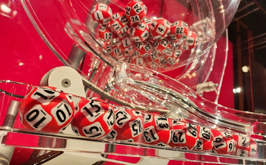 Sju Lotto-kuler og tilleggstall i trekningsmaskinen for Lotto