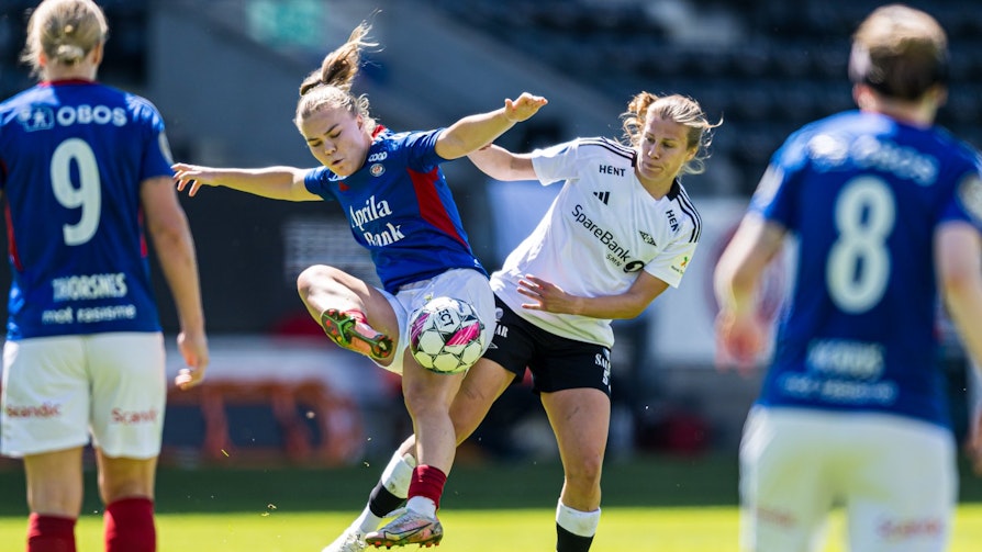 Toppserien. Fotballkamp mellom Vålerenga og Rosenborg.