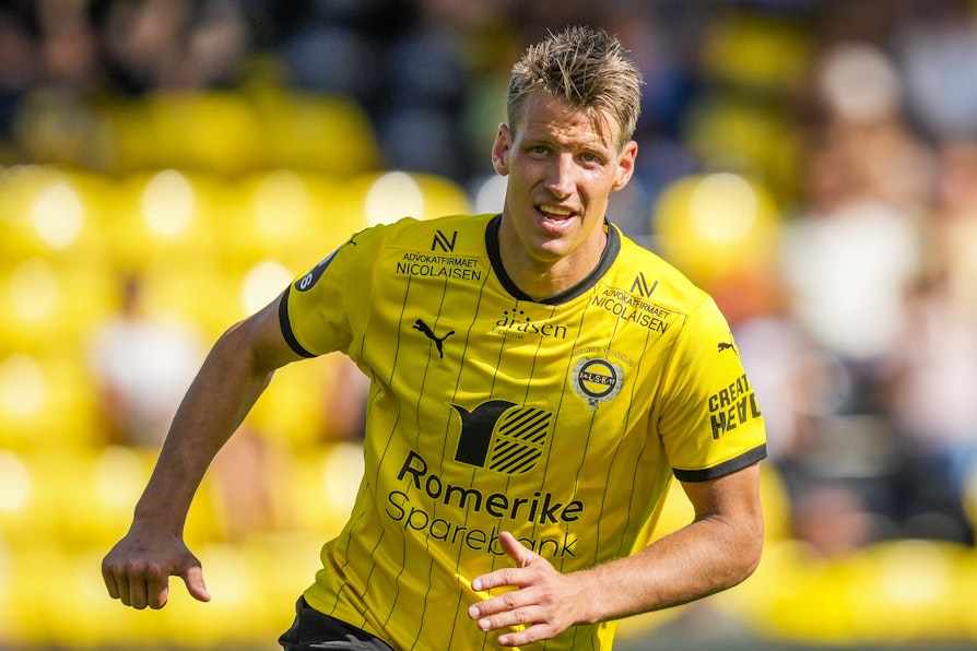 Bilde av Thomas Lehne Olsen, Lillestrøm-spiller. Har nettopp scoret mål.