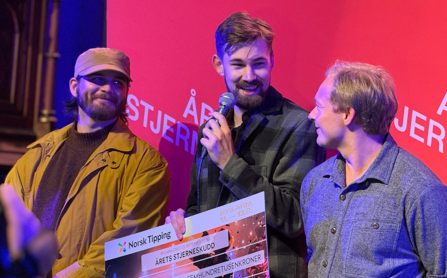 Prisutdeling by:Larm 2025. Vinnerne i Pumpegris med sjekken fra Norsk Tipping.