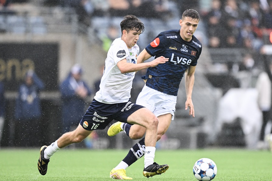 Vikings Anders Bærtelsen og Strømsgodsets Fredrik Ardraa under eliteseriekampen i fotball mellom Viking og Strømsgodset på Lyse arena i Stavanger.
