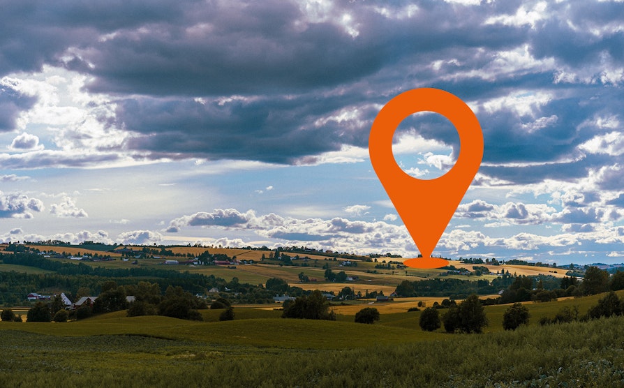 Nabolaget-geotag på jordet på Toten, Innlandet.