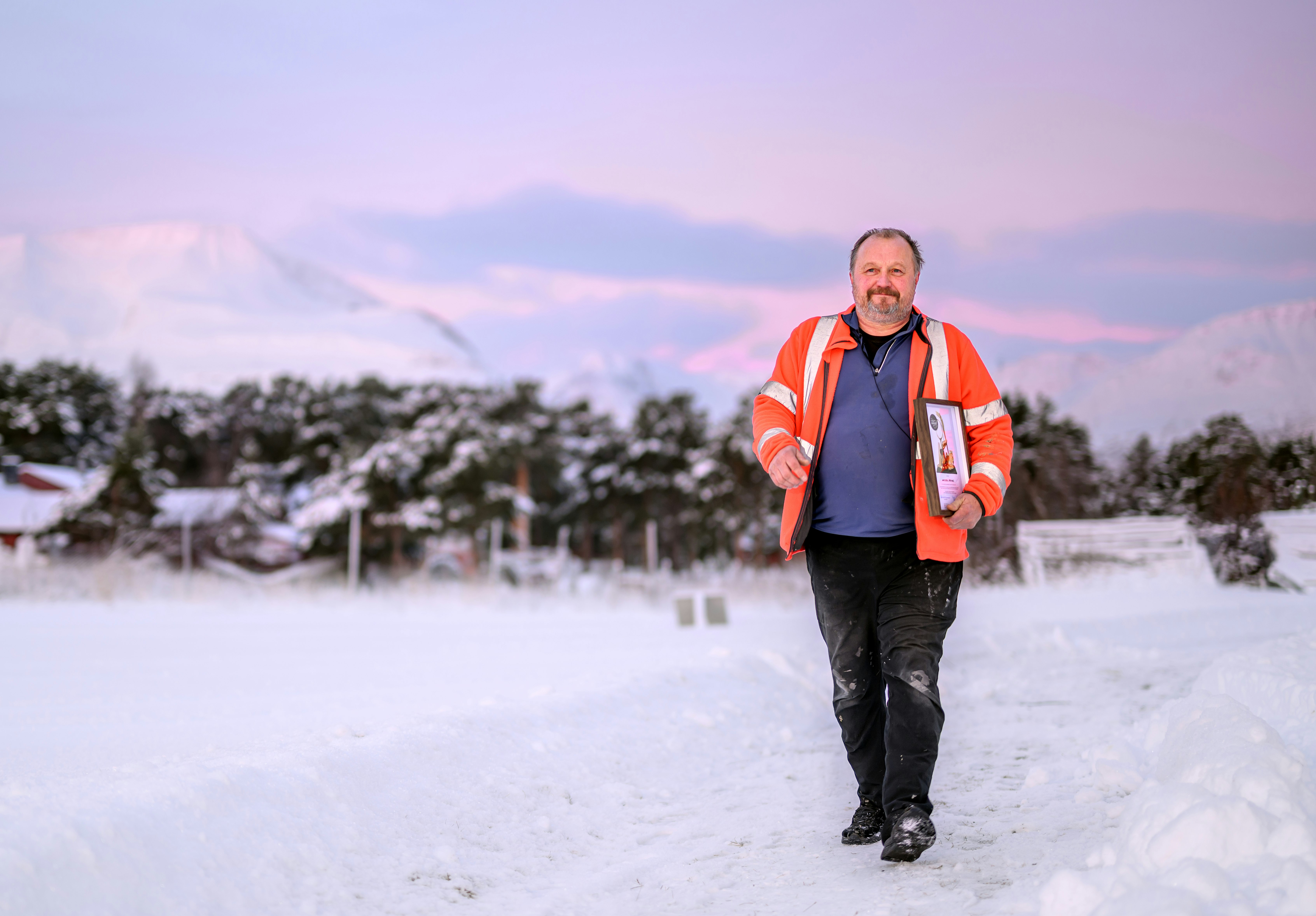Hans-Erik Steinnes er kretsvinner fra Troms til Ildsjelprisen 2026. Ble overrasket av Norsk Tipping, Norges idrettsforbund og Frode Grodås i Skibotnhallen.