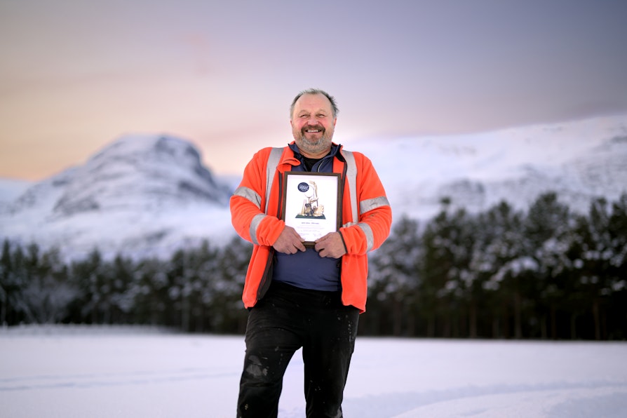 Hans-Erik Steinnes er kretsvinner fra Troms til Ildsjelprisen 2026. Ble overrasket av Norsk Tipping, Norges idrettsforbund og Frode Grodås i Skibotnhallen.