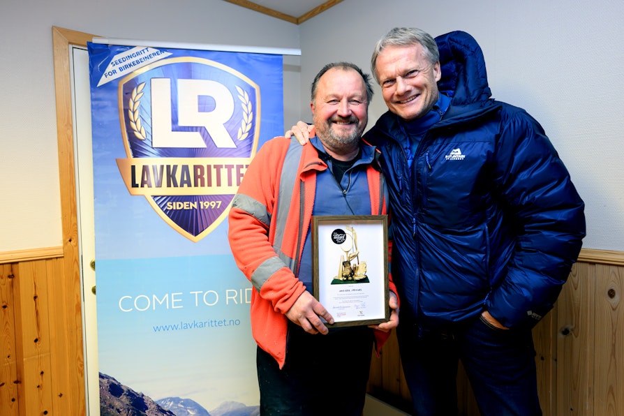 Hans-Erik Steinnes er kretsvinner fra Troms til Ildsjelprisen 2026. Ble overrasket av Norsk Tipping, Norges idrettsforbund og Frode Grodås i Skibotnhallen.