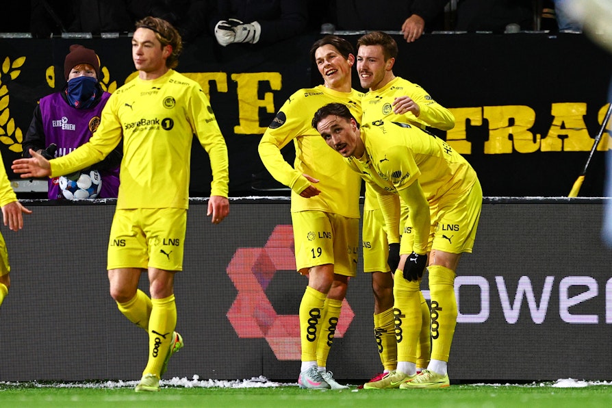 Bodø/Glimts jubler for 2–0 under eliteseriekampen i fotball mellom Bodø/Glimt og Fredrikstad på Aspmyra stadion.
