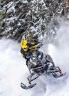 Personne en Ski-doo. Crédit : BRP