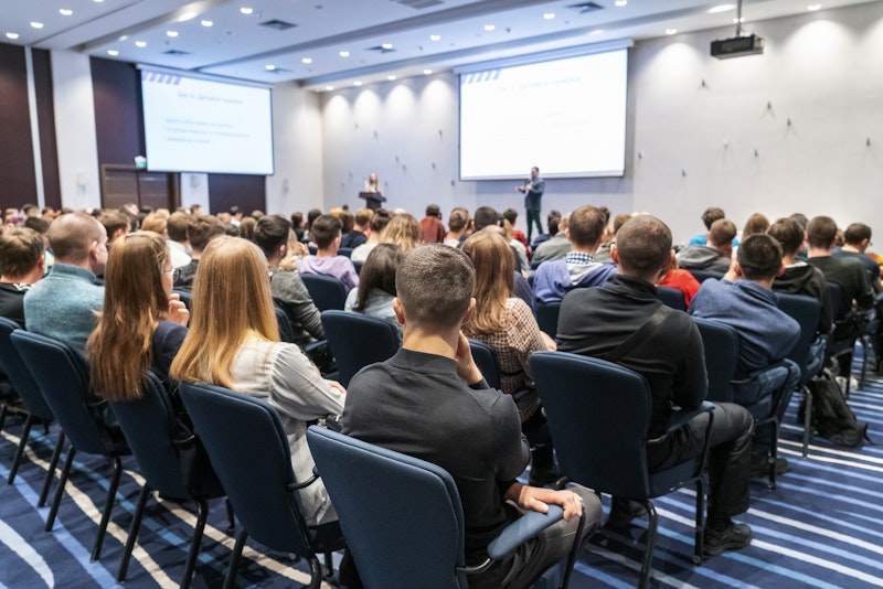 Zalen verhuren voor vergaderingen, seminars of conferenties: met of zonder btw?