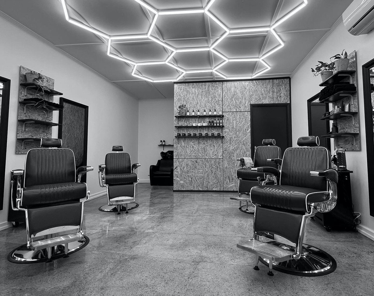 Quality Haircuts Taringa / Wayward Barbers