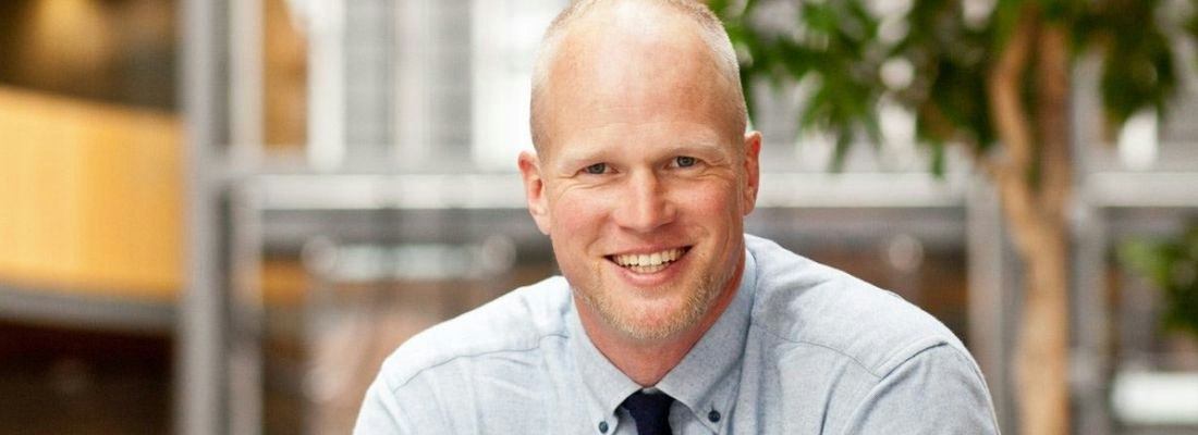Keynote-Speaker-Adam-Kreek_3webi-1100×400
