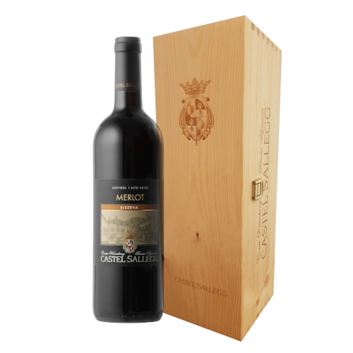 https://www.datocms-assets.com/74361/1655302930-merlot_riserva_magnum_cassa_legno.jpg?auto=format&h=700