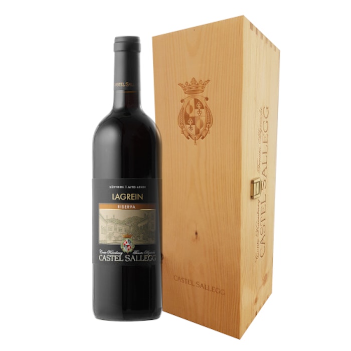 https://www.datocms-assets.com/74361/1655302939-lagrein_riserva_magnum_cassa_legno.jpg?auto=format&h=700
