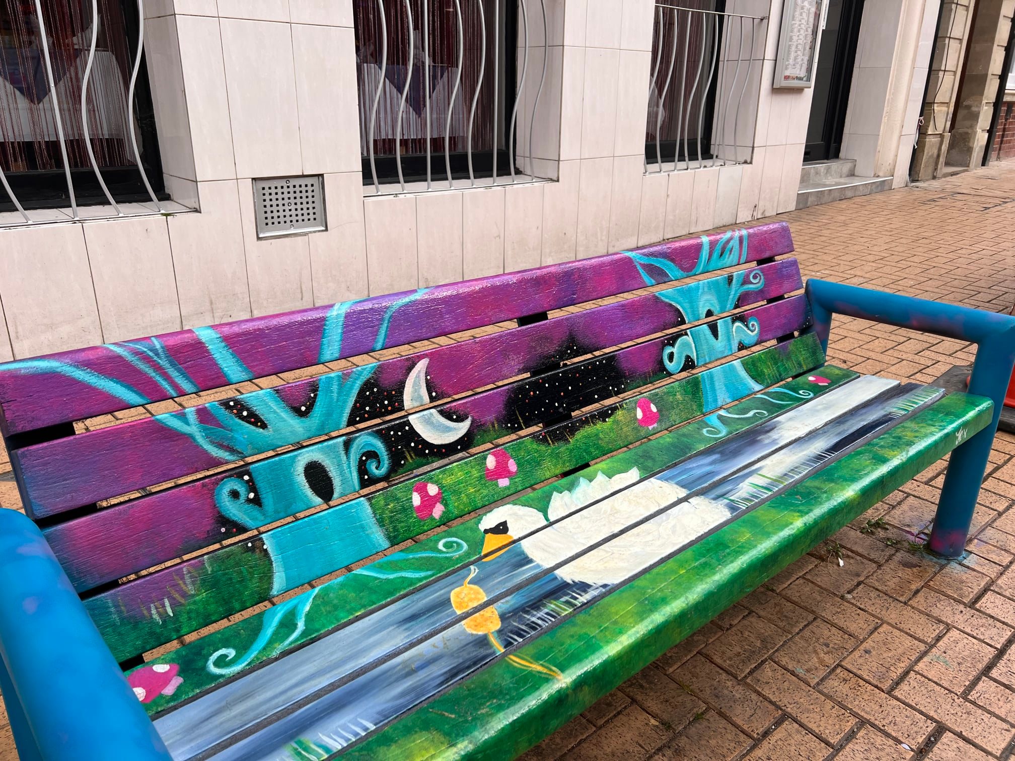 Joanne Morse art in bench at Winchester Road