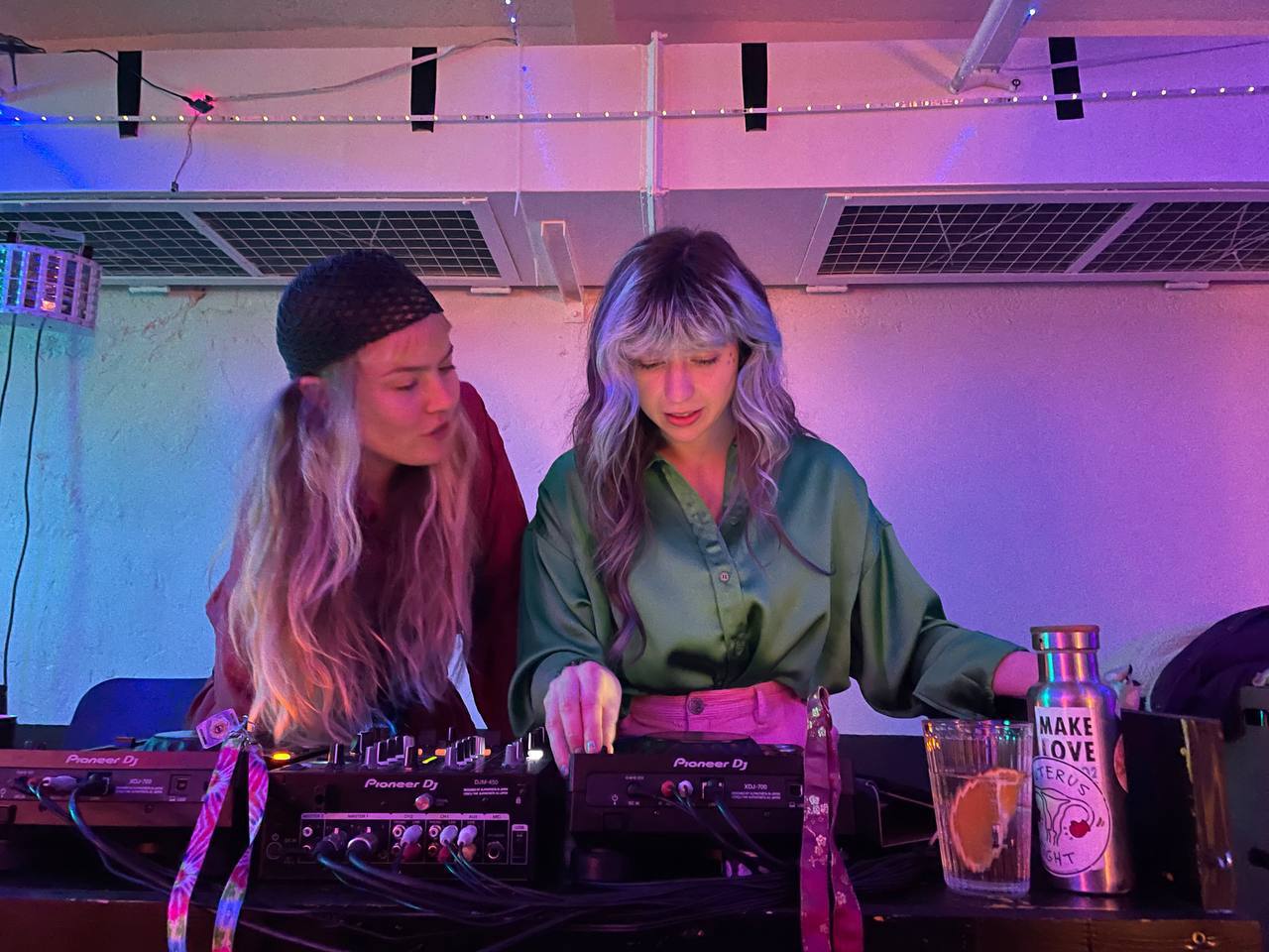Hollabackshroom & Chrigi G. us Z. & Clits mit Sticks