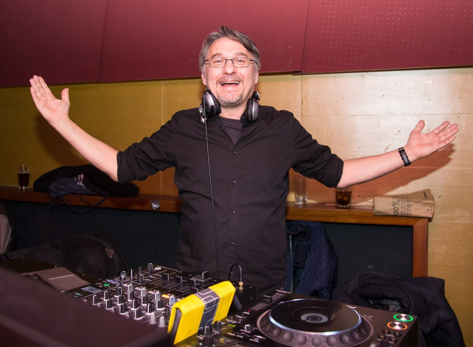 DJ El Mono