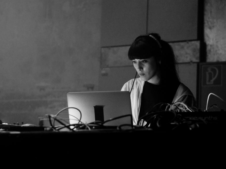 Annie Aries, Lionel Friedli & Henry Strongbox, Doug Weiss, Romarna Campbell, Estefania Padilla