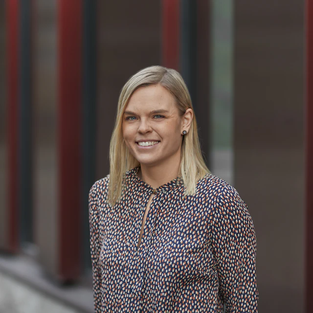 Elin Lindh, Konsult på Bengt Dahlgren AB