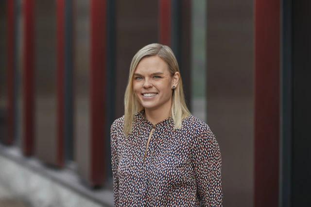 Elin Lindh, Konsult på Bengt Dahlgren AB