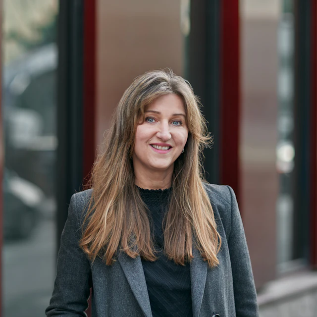 Suzana Oberajter, Konsult på Bengt Dahlgren AB