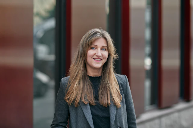 Suzana Oberajter, Konsult på Bengt Dahlgren AB