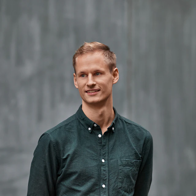Martin Lönnfält, Konsult på Bengt Dahlgren AB