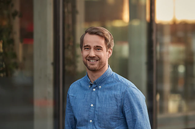 Billy Sjöstedt, Konsult på Bengt Dahlgren AB