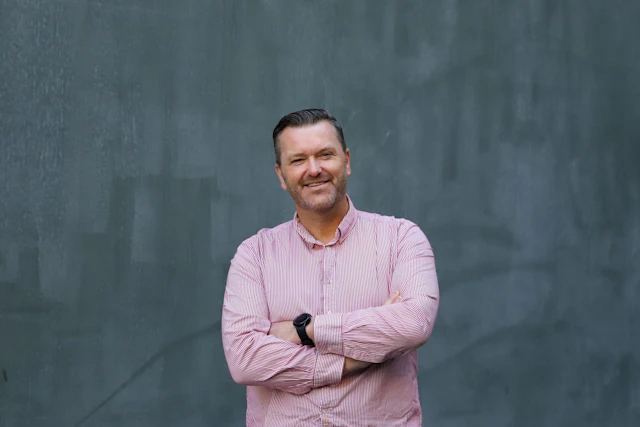 Hans Ekgrund, Konsult på Bengt Dahlgren AB