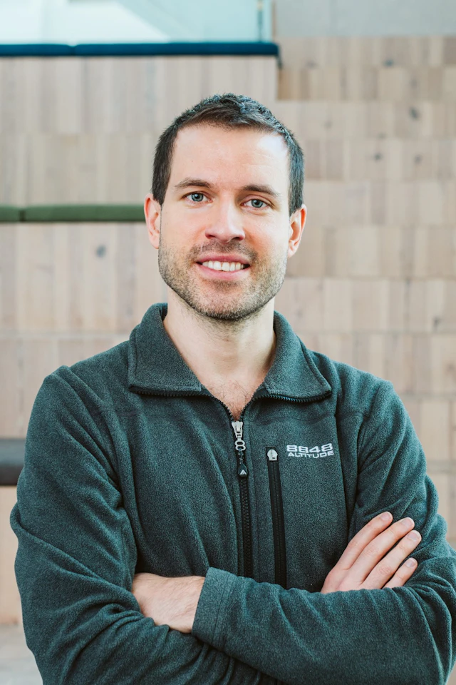 Alex Perlhagen, Konsult på Bengt Dahlgren AB