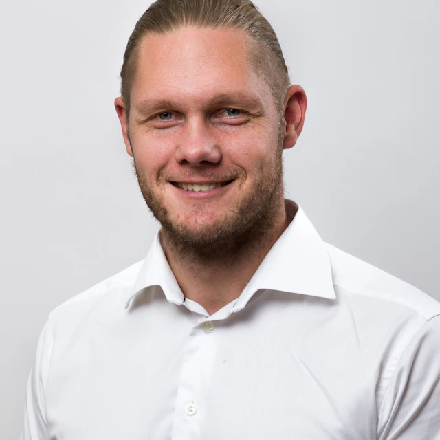 Christian Svanqvist, Konsult på Bengt Dahlgren AB