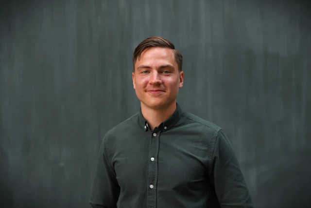 Peder Eriksson, Konsult på Bengt Dahlgren AB