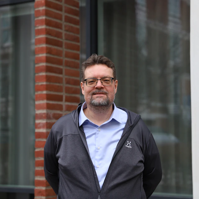 Johan Englund, Konsult på Bengt Dahlgren AB