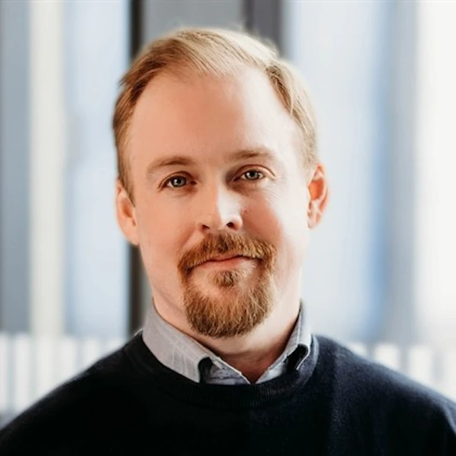 Cedrik Persson, Brandingenjör på Bengt Dahlgren AB