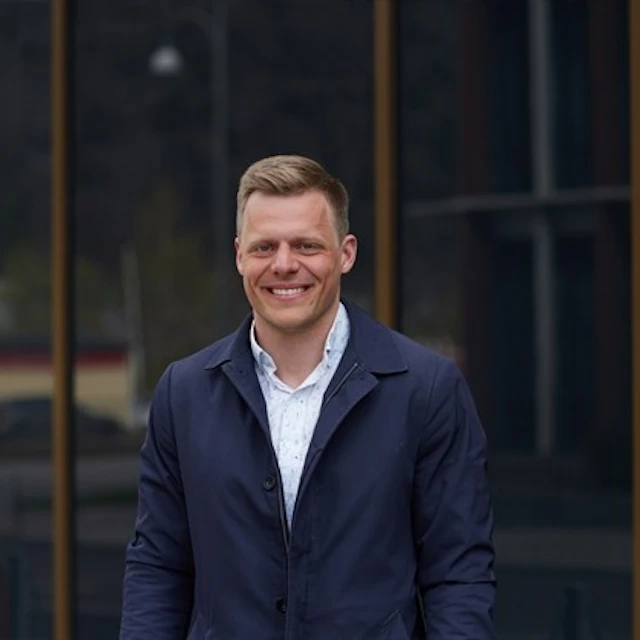 Axel Mossberg, Forskningschef på Bengt Dahlgren AB