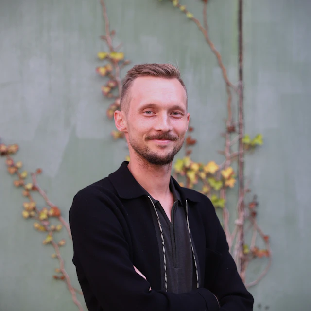 Emil Wigren, Konsult på Bengt Dahlgren AB