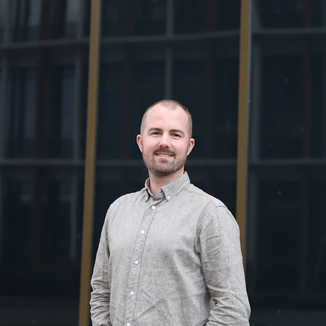 Christopher Carrwik, Konsult på Bengt Dahlgren AB